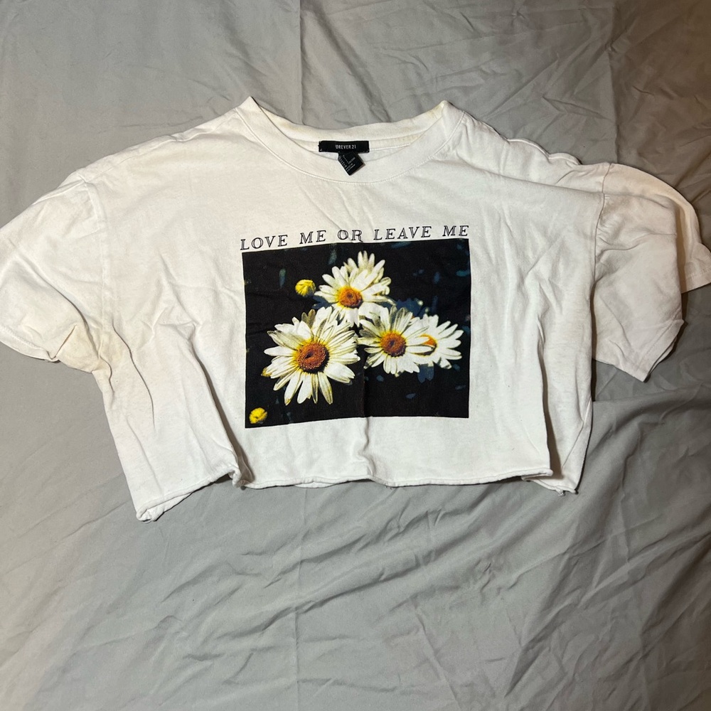 Extremely cropped tee